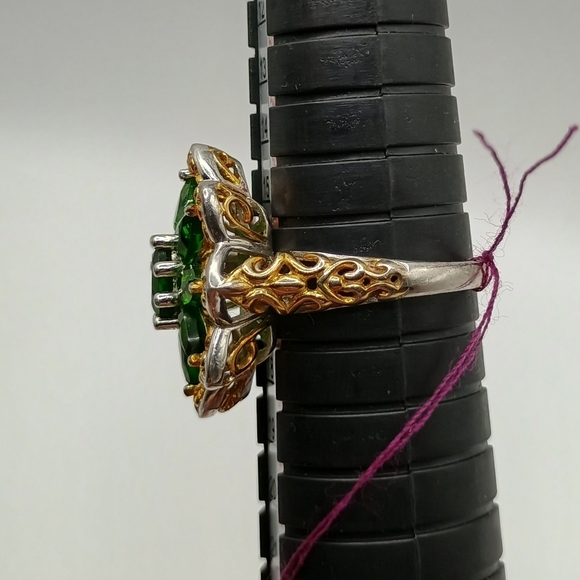 Green Gemstone and Gold Accented Sterling Silver Floral Ring - Picture 4 of 8